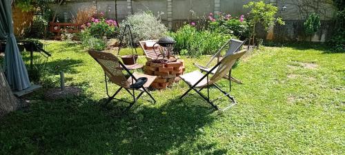 Gallery image of CAMP, Glamping, Tent jurta, shared outdoor kitchen and bathroom in Mrše