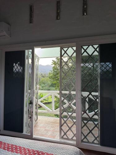 Galería fotográfica de Beach and Mountain House near to Panama en Sajalices