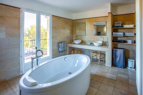 Fotografie z fotogalerie ubytování Villa del Monts by Villa Plus v destinaci Villelongue-dels-Monts