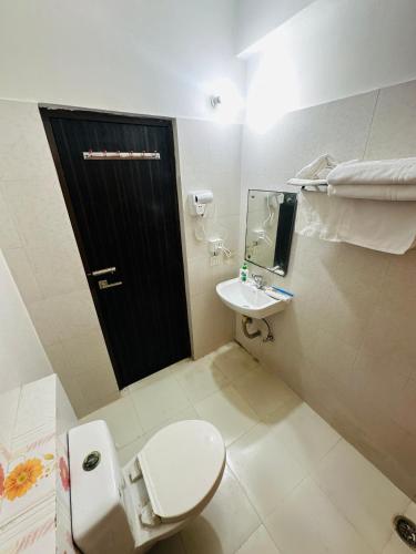 Bilik mandi di The Giri Nandani Stays Agra