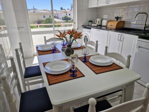 Maray Apartment near Porto de Mós and Praia Dona Ana