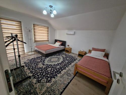 Ένα ή περισσότερα κρεβάτια σε δωμάτιο στο Hajr Villa