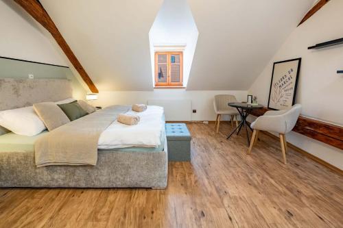 Voodi või voodid majutusasutuse Apartmán U Soviček toas
