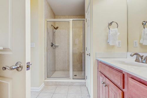 Koupelna v ubytování Bayside Resort -31568 Winterberry Pkwy. #305