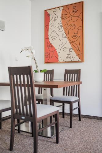 HOME1 - Albertine Aparthotel