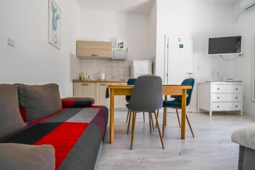 Apartments Tomo - near airport