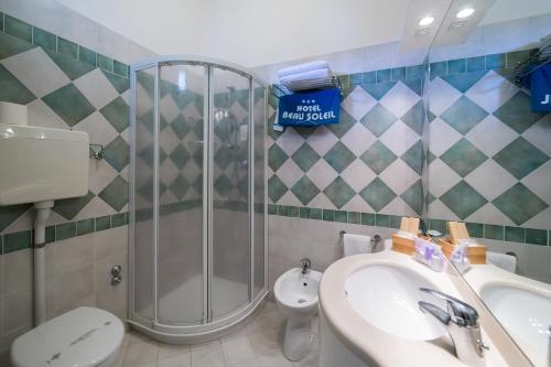 Bathroom sa Hotel Beau Soleil