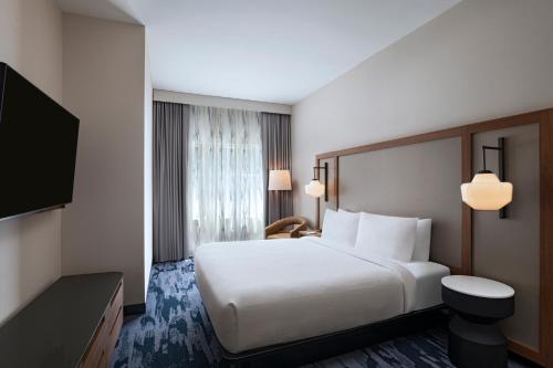 Postel nebo postele na pokoji v ubytování Fairfield Inn & Suites Austin Downtown