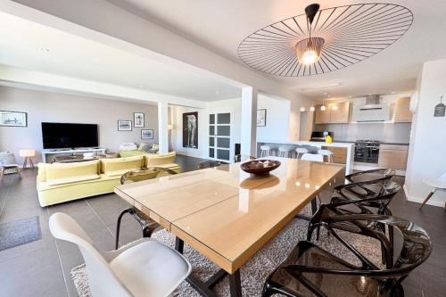 Η κουζίνα ή μικρή κουζίνα στο Luxury ! Villa - Vue mer 180 - Terrasse face océan