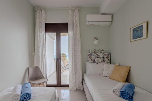 Eclectic Vintage Apartment- Sea View Perfection, Hersonissos, Crete