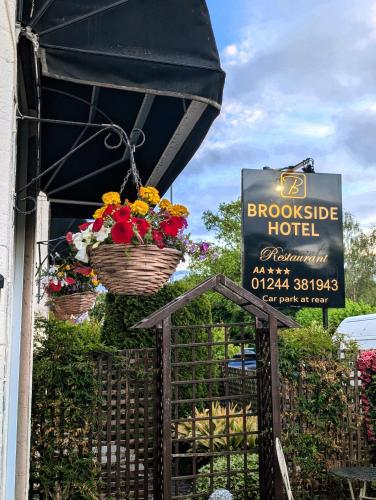 Sijil, anugerah, tanda atau dokumen lain yang dipamerkan di Brookside Hotel & Restaurant ,Suitable for Solo Travelers Couples Educational Groups & Families welcome
