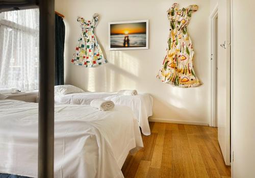 Ένα ή περισσότερα κρεβάτια σε δωμάτιο στο & Art Motel