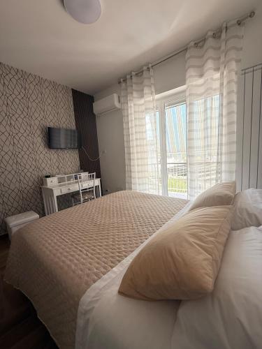 Betti Holiday House - Naples Center - Casa Vacanze - Napoli Centro - Rione Sanità