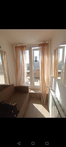 Ένα ή περισσότερα κρεβάτια σε δωμάτιο στο Apartman Pantovcak Green terace