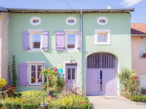 Gîte familial près de Nancy avec grand jardin, spa, salle de jeux, et équipements pêche - FR-1-584-15