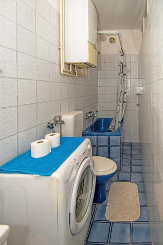 Apartments with parking space Pula - 23336
