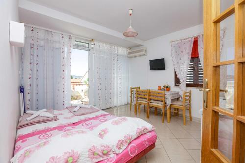 Apartments with parking space Biograd na Moru, Biograd - 21048