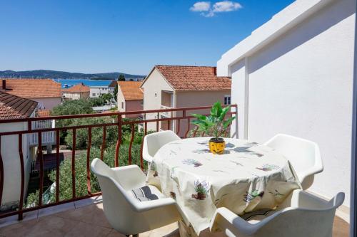 Apartments with parking space Biograd na Moru, Biograd - 21048