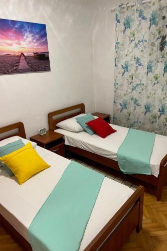 Apartments with WiFi Kastel Stari, Kastela - 24379