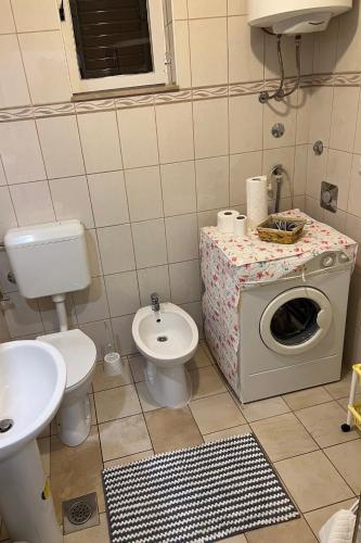 Apartments with WiFi Kastel Stari, Kastela - 24379