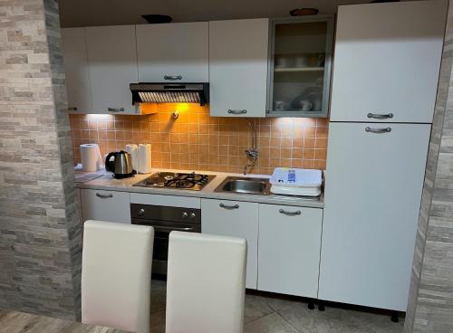 Apartments with WiFi Kastel Stari, Kastela - 24379