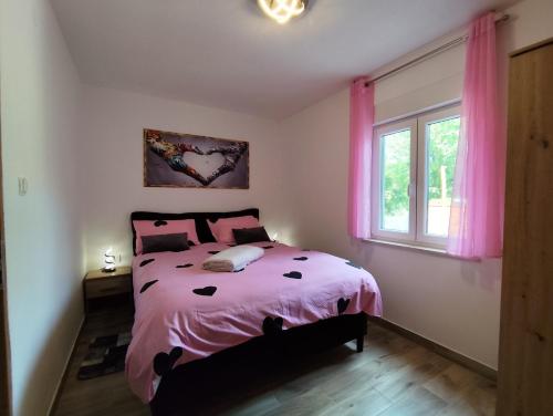 Family-friendly apartments with swimming pool Sveti Martin, Central Istria - Sredisnja Istra - 23295