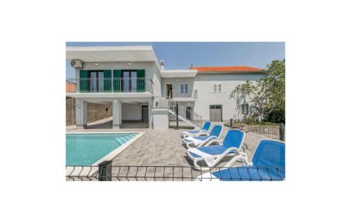 Beautiful Apartment In Omis