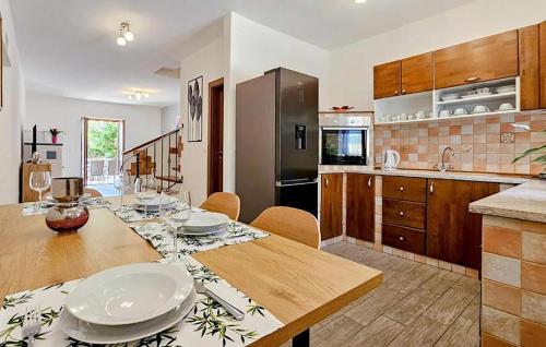 Beautiful Home In Novigrad With Wifi