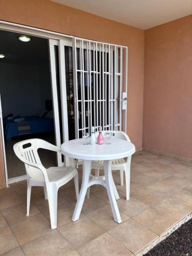 Ein Balkon oder eine Terrasse in der Unterkunft Blue Ocean