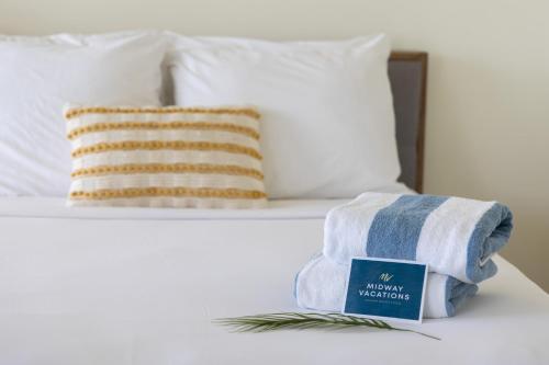 Katil atau katil-katil dalam bilik di Escape to Mountain View Condo,Near Beach with Parking