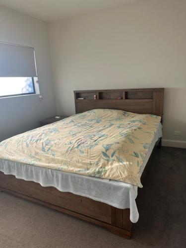 Una cama o camas en una habitación de Deva house