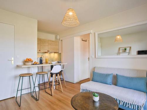 Charmant deux pièces rénové avec balcon et parking à Cabourg - FR-1-788-75