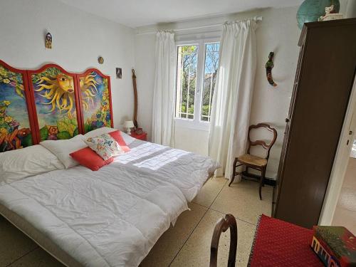 Postel nebo postele na pokoji v ubytování Villa familiale aux Issambres, piscine, animaux acceptés - FR-1-768-121