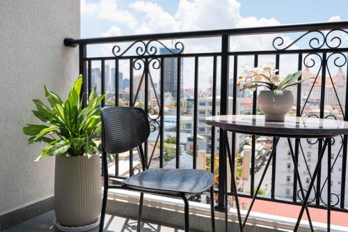 Amana Hotel & Residencesにあるバルコニーまたはテラス