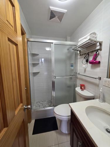 Koupelna v ubytování Best Cozy Room in Brooklyn with Amazing food