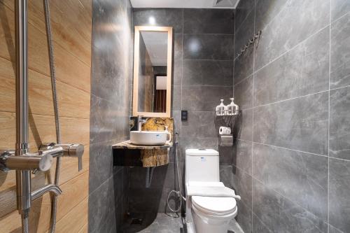 Bilik mandi di Haven Hut Hotel - Ky Con