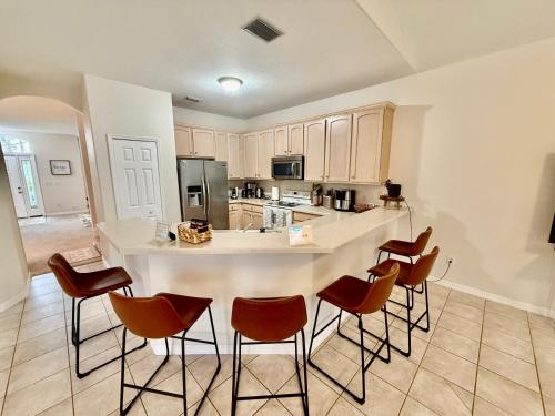 Grand Village 4BR Pool Home near Disney Parks photo 10