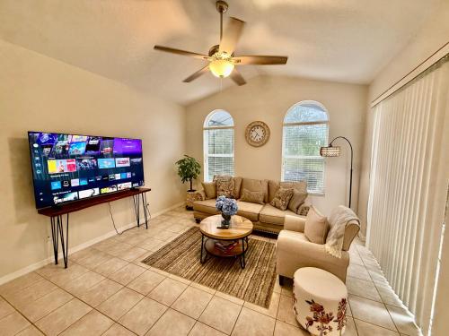 Grand Village 4BR Pool Home near Disney Parks photo 12