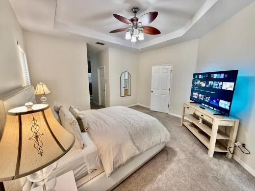 Grand Village 4BR Pool Home near Disney Parks photo 35