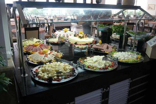 Jídlo v hotelu nebo okolí