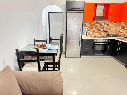 Kuchyň nebo kuchyňský kout v ubytování Zero Zero Apartments Sarande