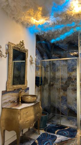 Koupelna v ubytování Suite Aphrodite Spa Hammam ,Balnéo ,Nîmes Centre