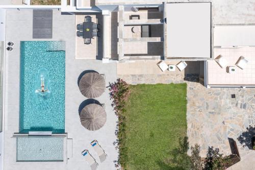 Bazén v ubytování Aggelina Villa nebo v jeho okolí