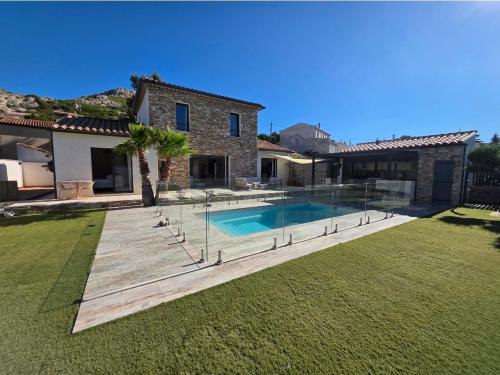 Πισίνα στο ή κοντά στο Maison moderne Côte Bleue, Proche mer