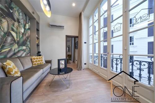 Posezení v ubytování The One Napoli Luxury Apartment