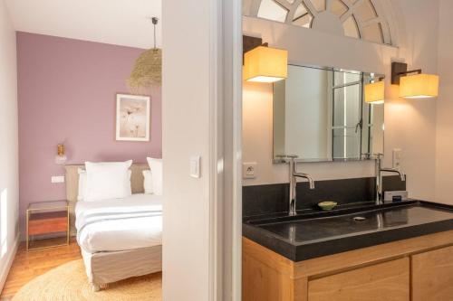 Photo de la galerie de l'établissement Appartement rénové sur le port de Saint Martin de Ré, à Saint-Martin-de-Ré