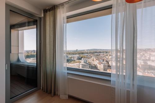 Skau Sky Park Pearl by Zaha Hadid 17 floor Panoramic view Free Parking