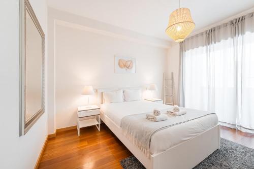GuestReady - Cityscape residence with balcony