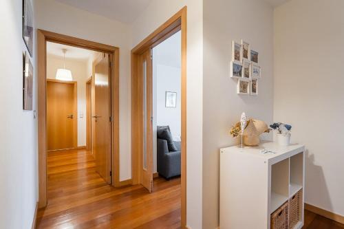 GuestReady - Cityscape residence with balcony