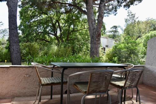 Photo de la galerie de l'établissement À 5 min à pied de la mer, résidence avec piscine, à Roquebrune-sur Argens
